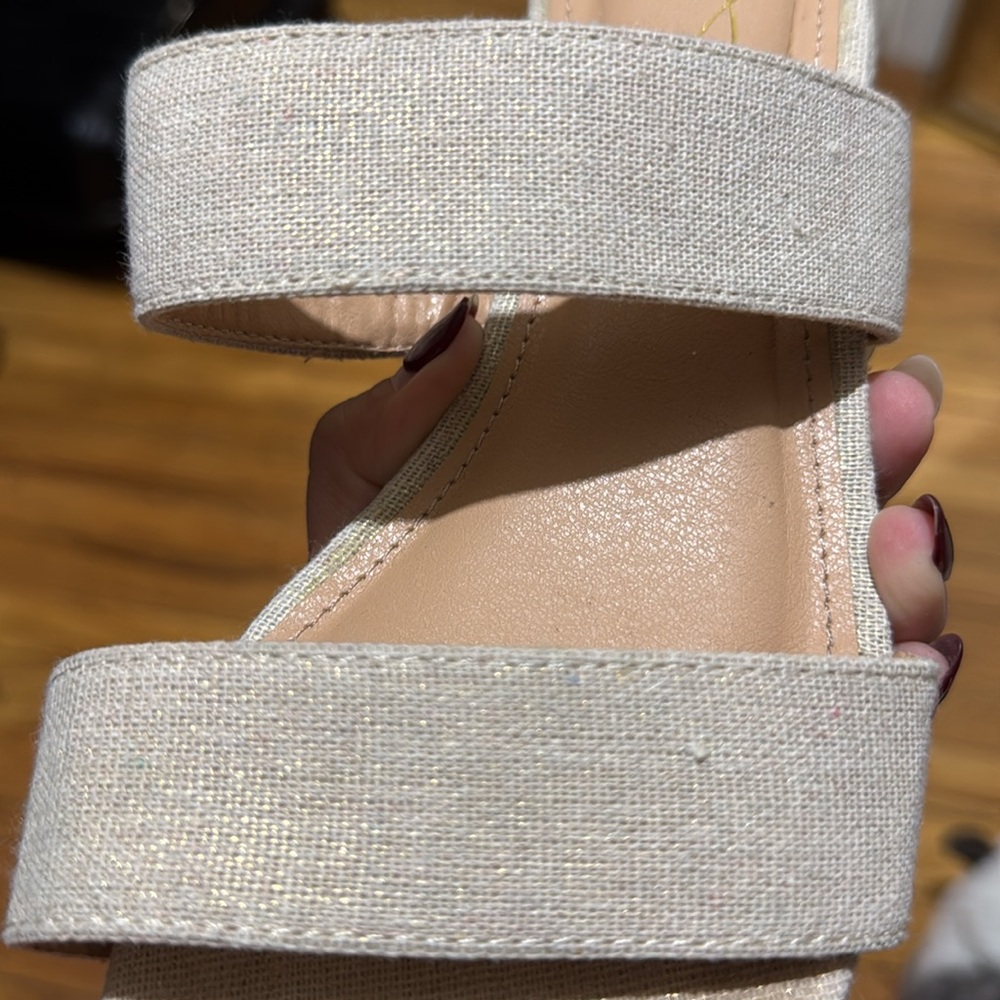Tan sandals - Picture 4 of 8